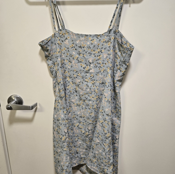 Garage Sundress - Picture 3 of 3